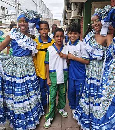 En las escualas con los niños